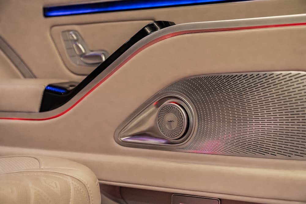 Mercedes Vito VIP hoparlör ve panel detayı