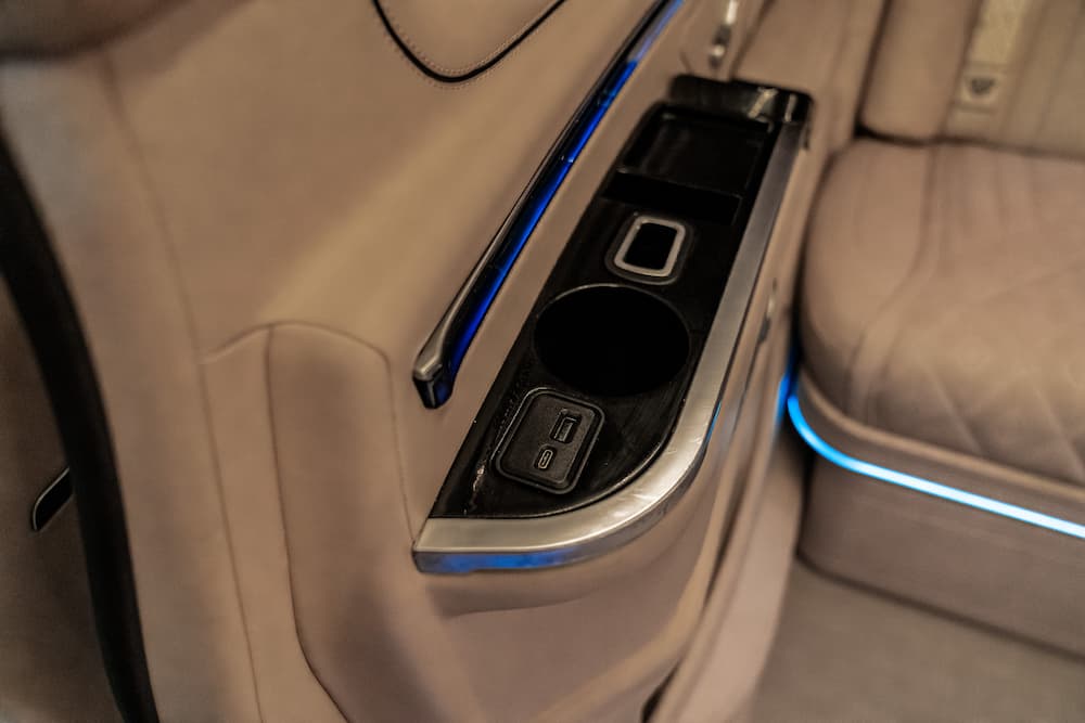 Mercedes Vito VIP yan konsol detay görseli